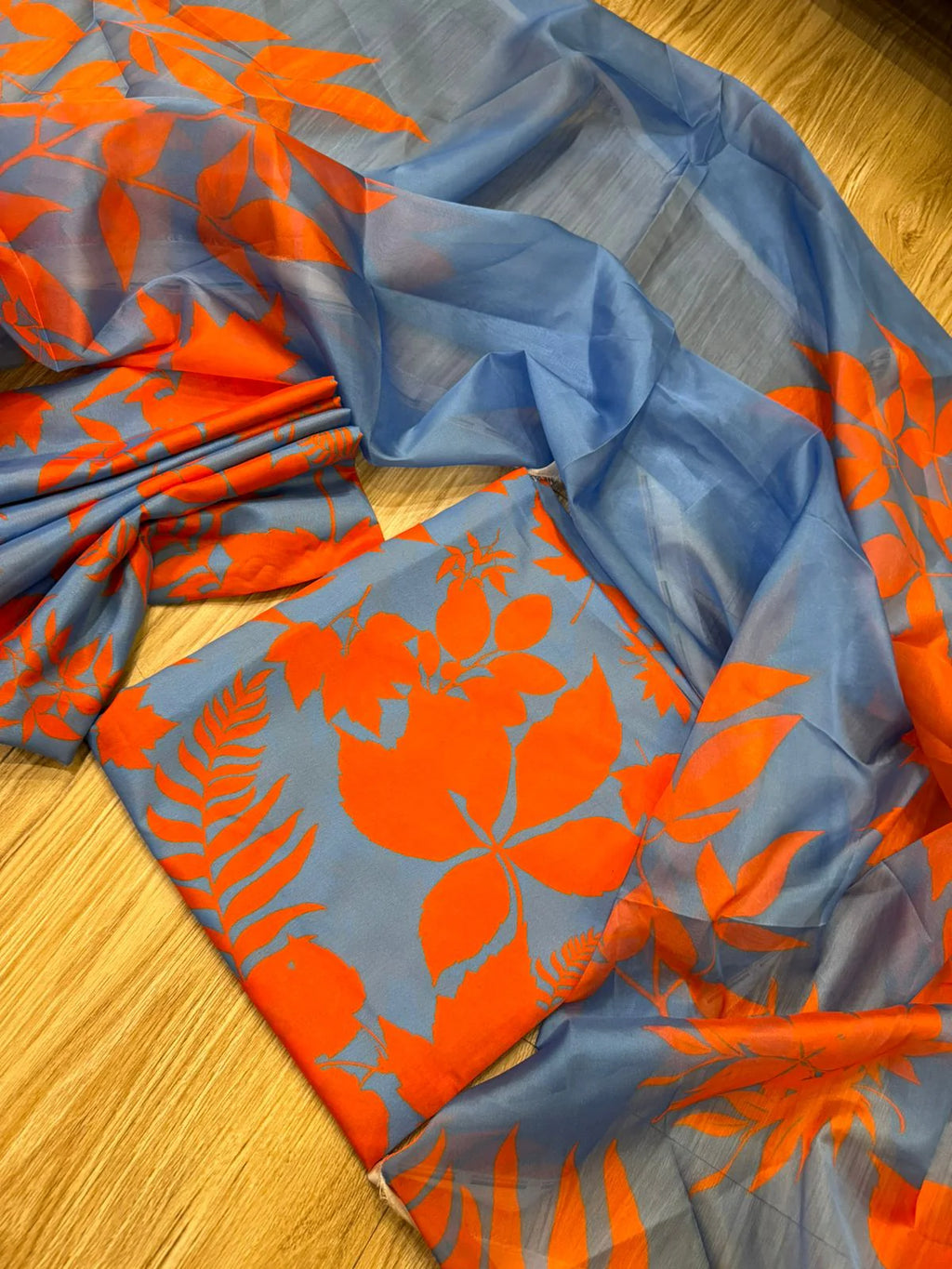 Digital Printed 3 Piece Swiss Lawn With Silk Dupatta 60