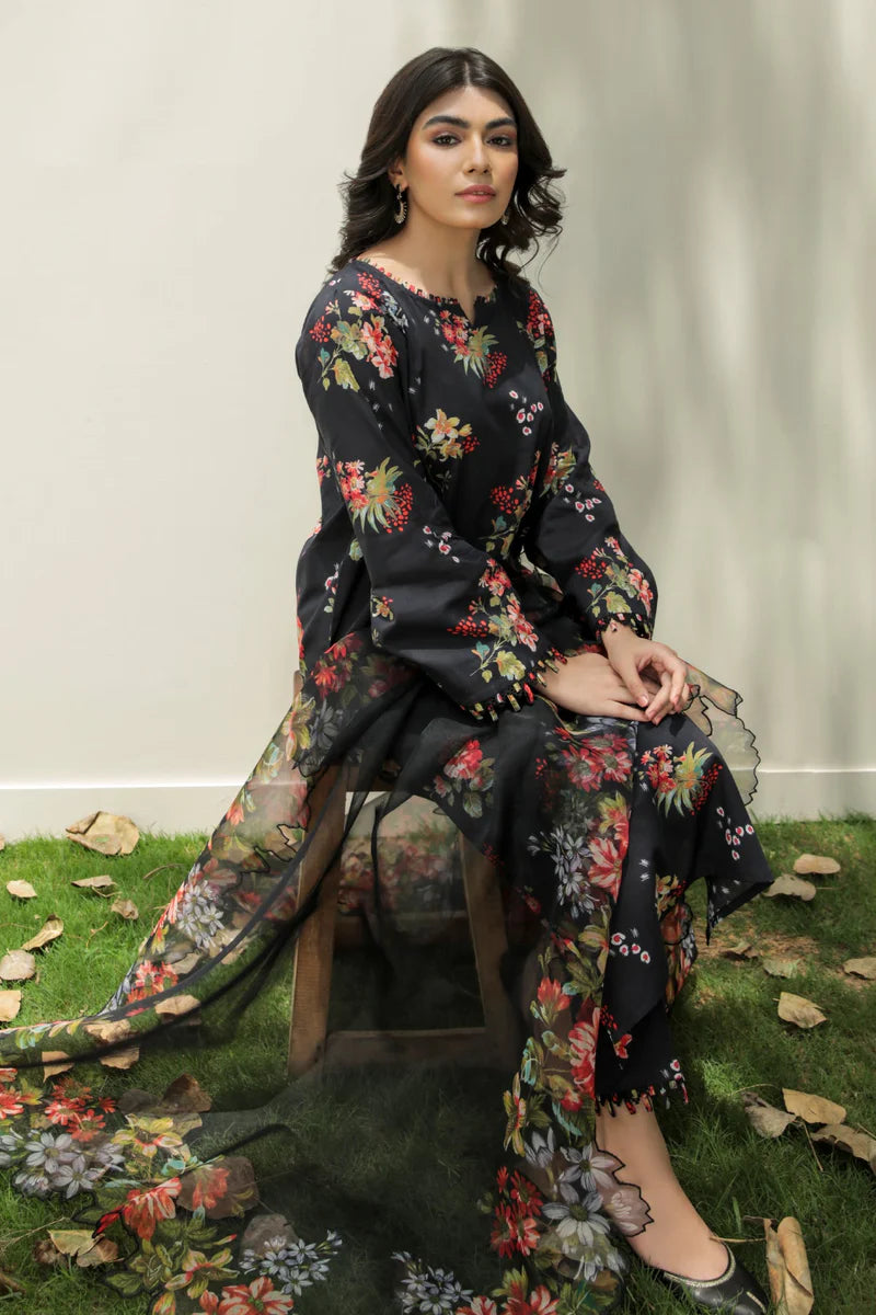 Digital Printed 3 Piece Swiss Lawn With Organza Dupatta 33