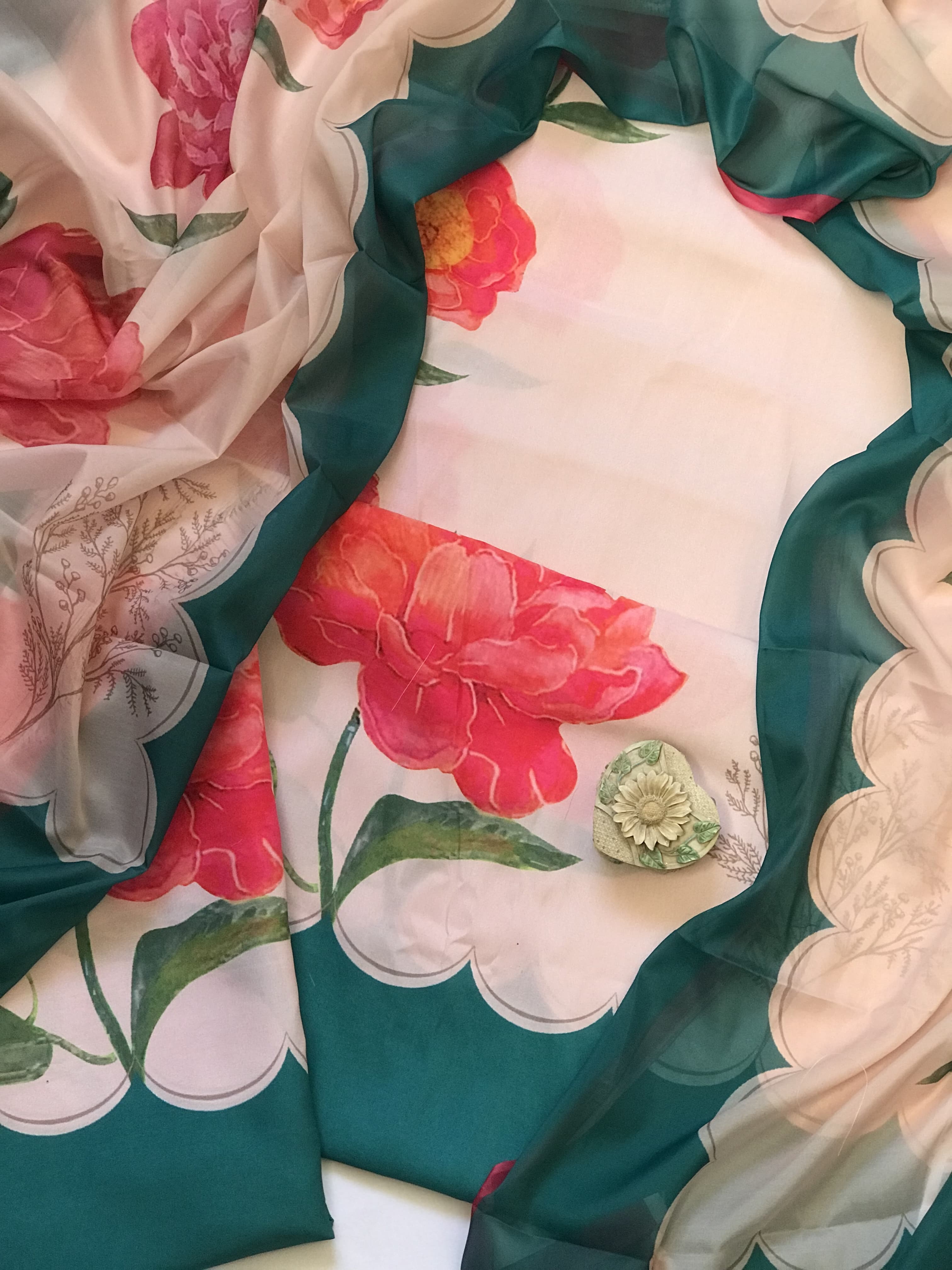 Hania Amir Digital Printed 3 Piece Swiss Lawn With Silk Dupatta 73