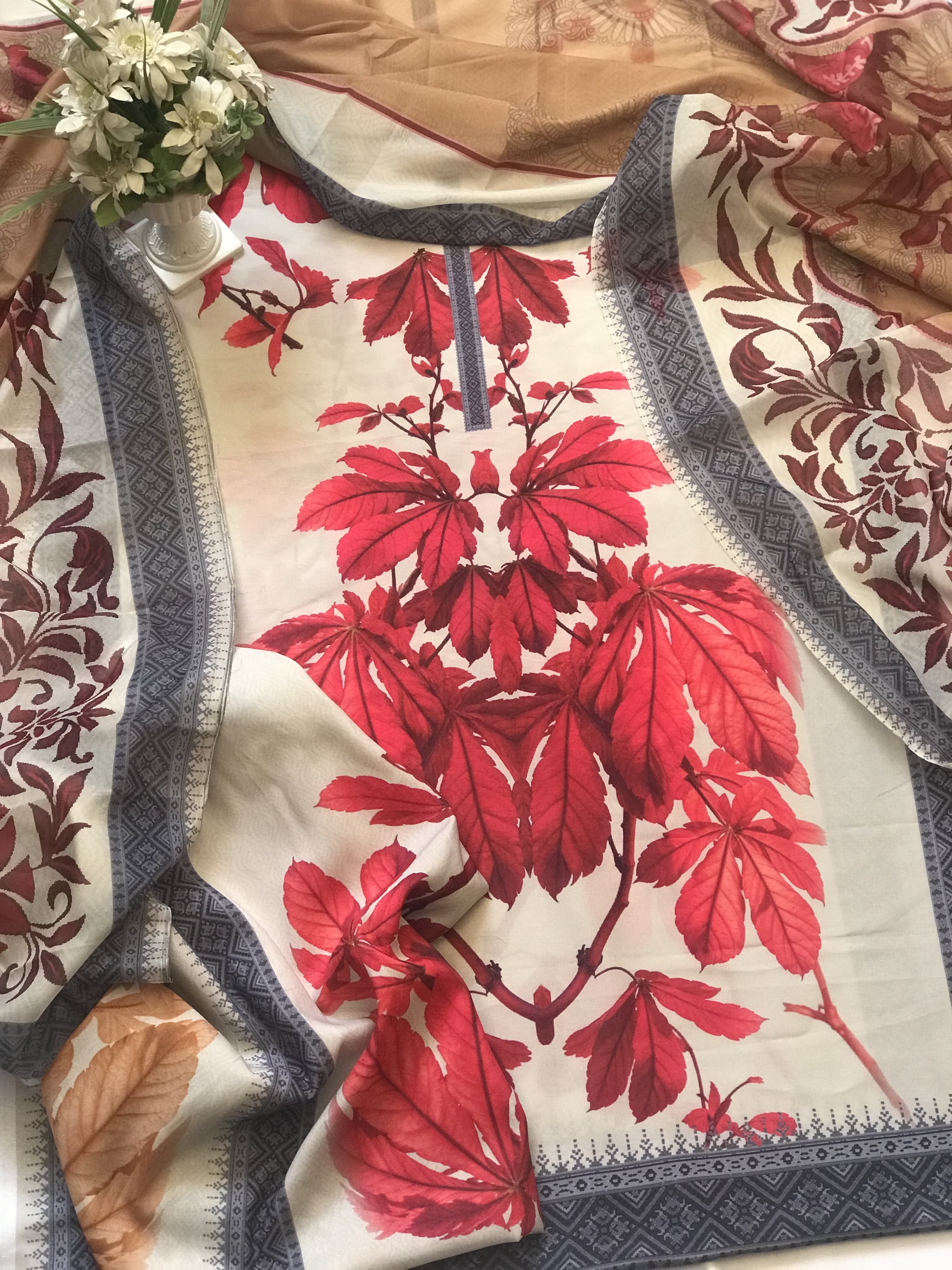 Digital Printed 3 Piece Swiss Lawn With Silk Dupatta 90