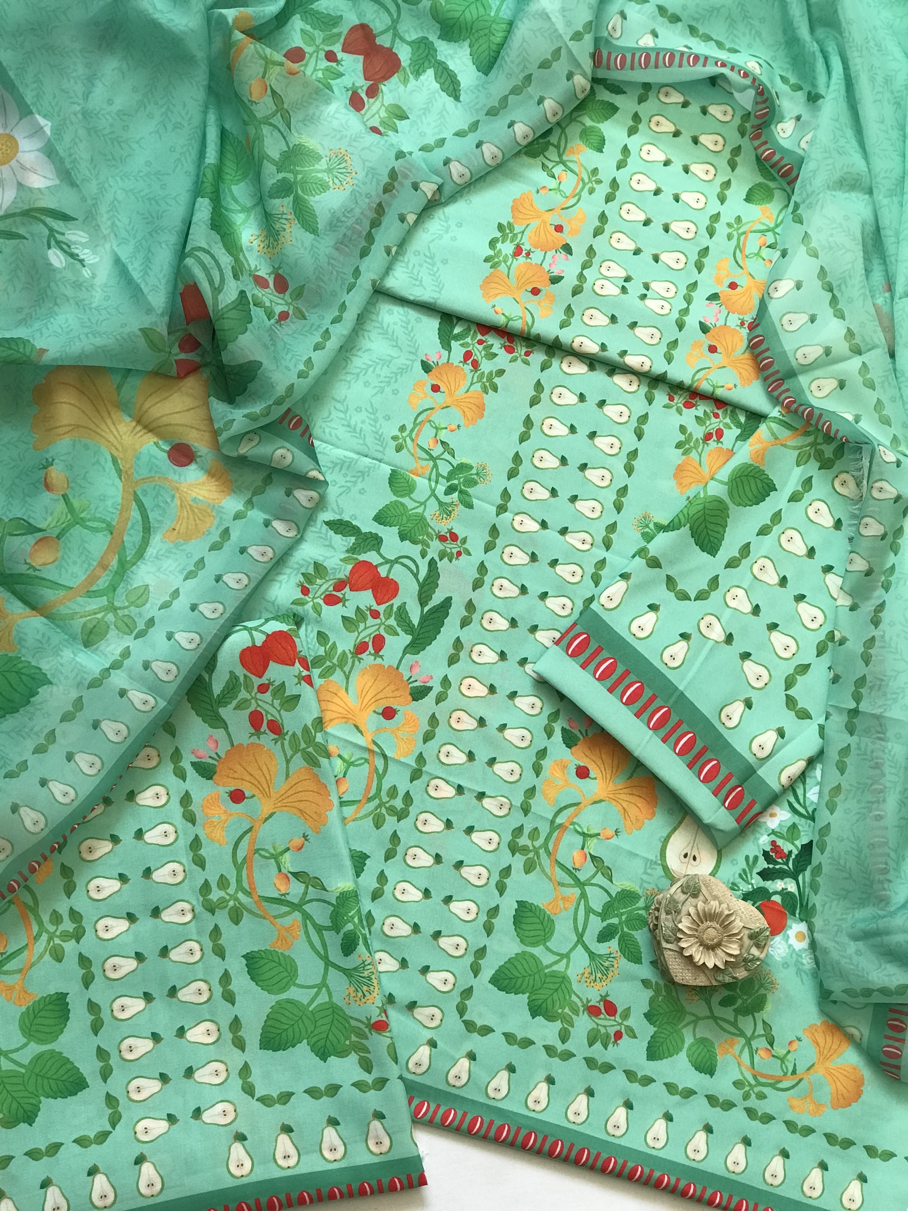 Digital Printed 3 Piece Swiss Lawn With Silk Dupatta 89