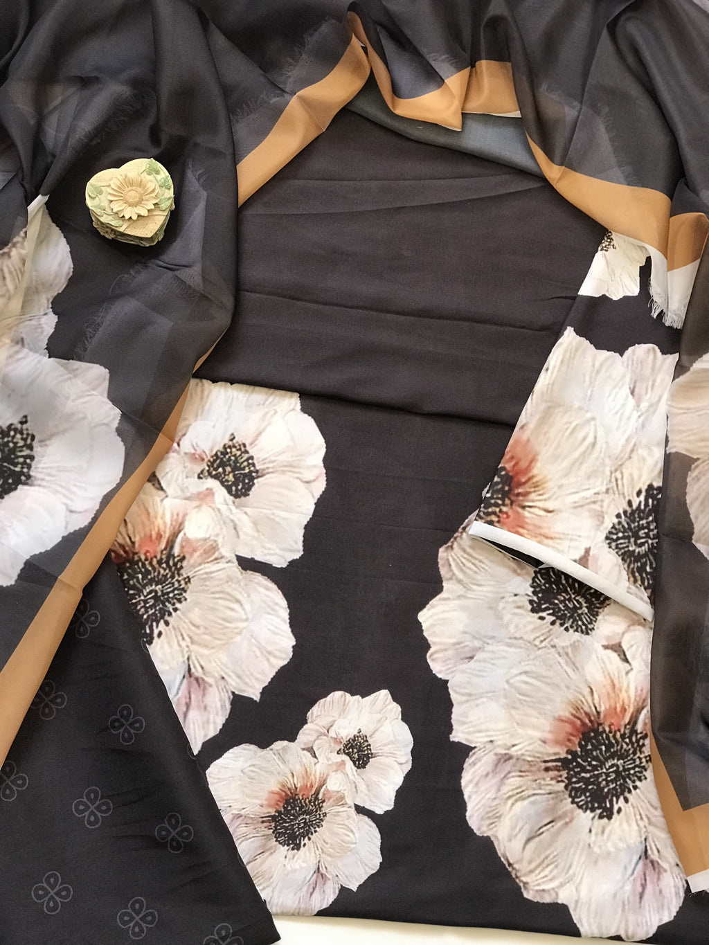 Digital Printed 3 Piece Swiss Lawn With Silk Dupatta 72