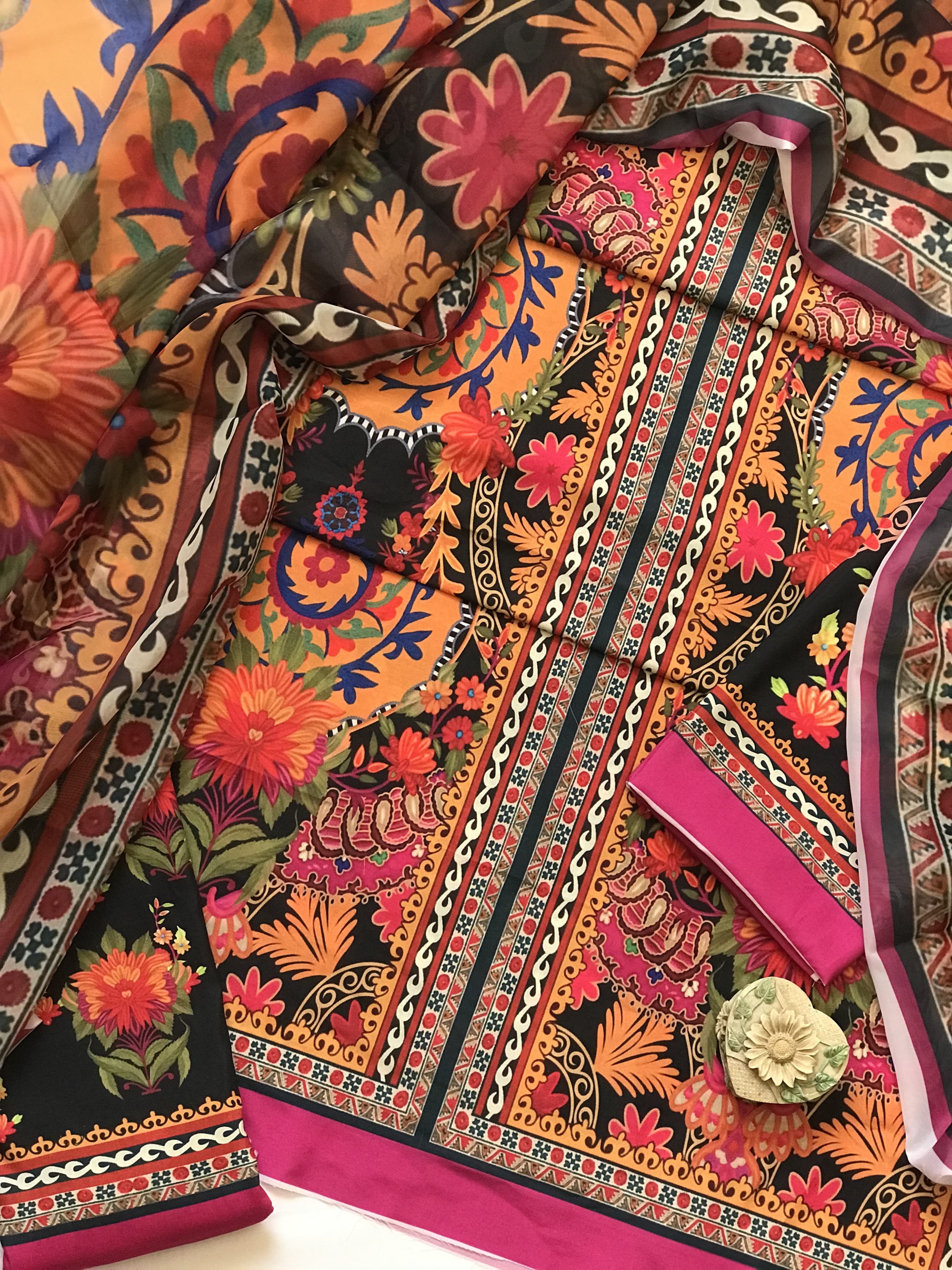 Digital Printed 3 Piece Swiss Lawn With Silk Dupatta 98