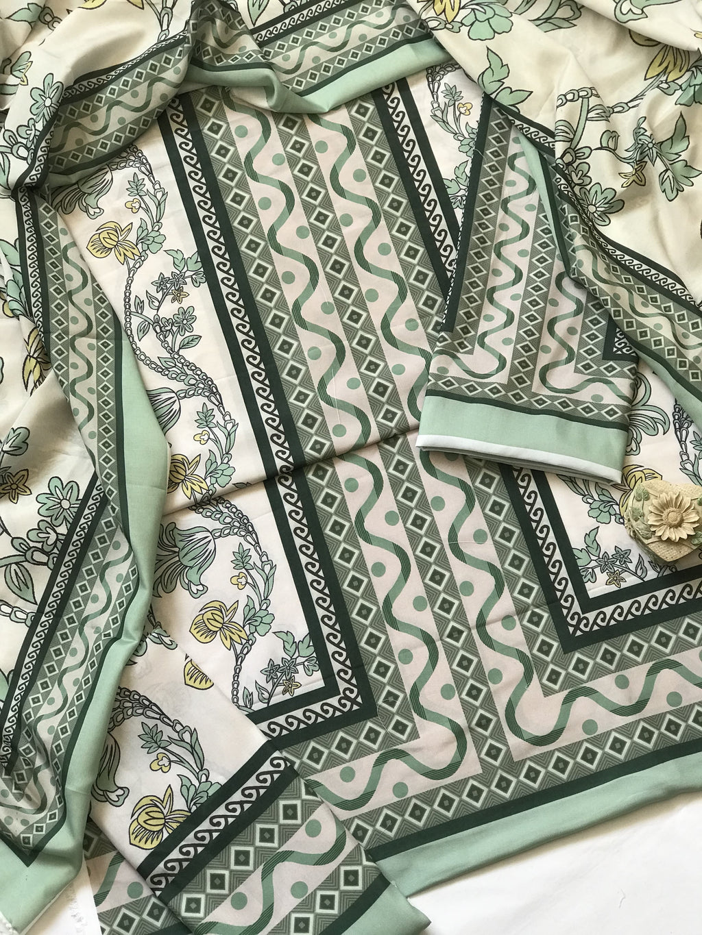 Digital Printed 3 Piece Swiss Lawn With Silk Dupatta 88