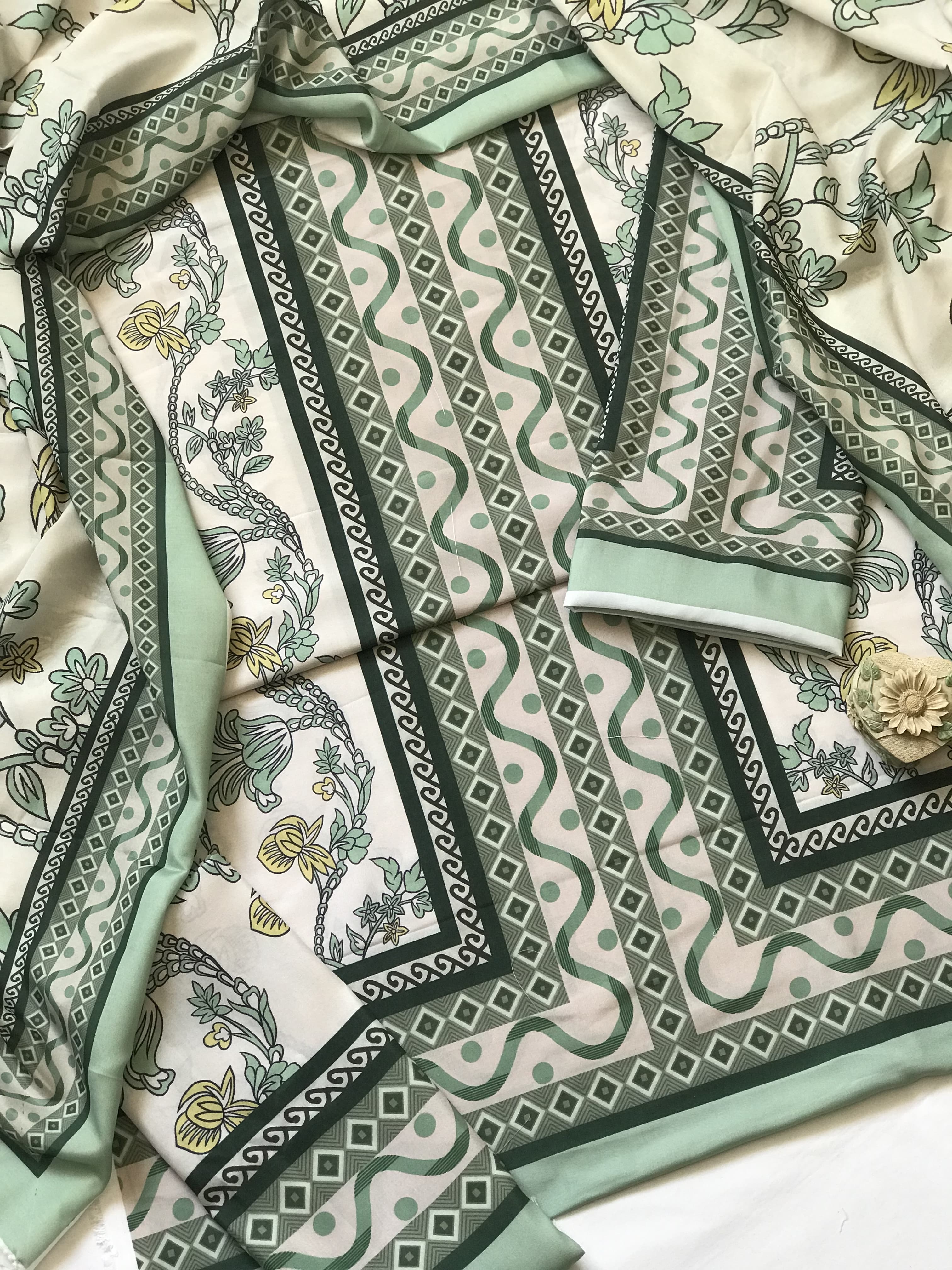 Digital Printed 3 Piece Swiss Lawn With Silk Dupatta 88