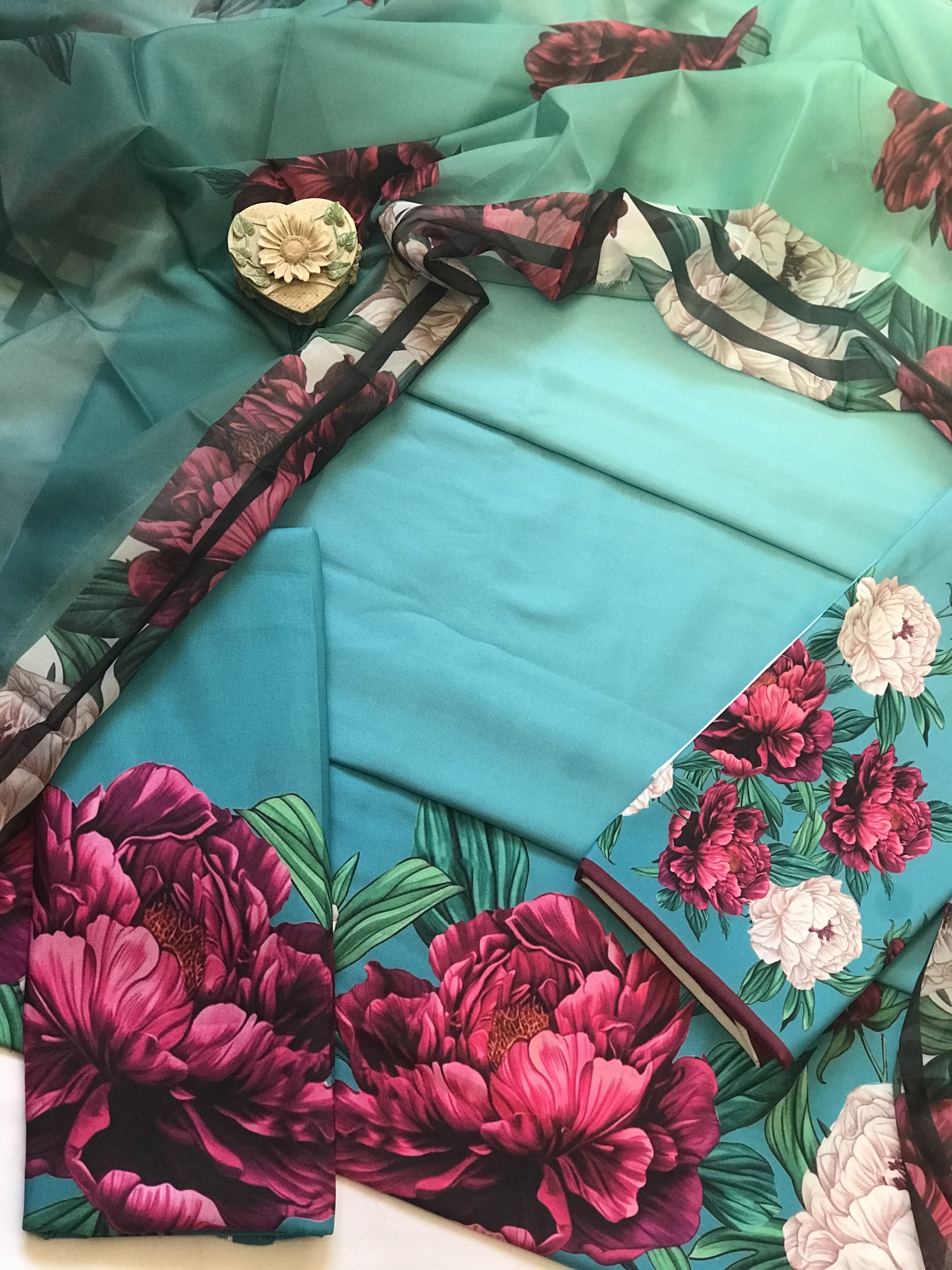 Digital Printed 3 Piece Swiss Lawn With Silk Dupatta 01