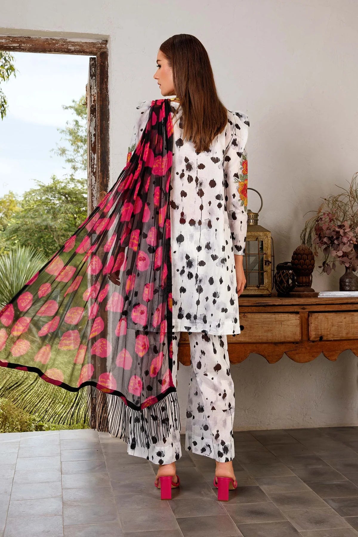Digital Printed 3 Piece Swiss Lawn With Silk Dupatta 109