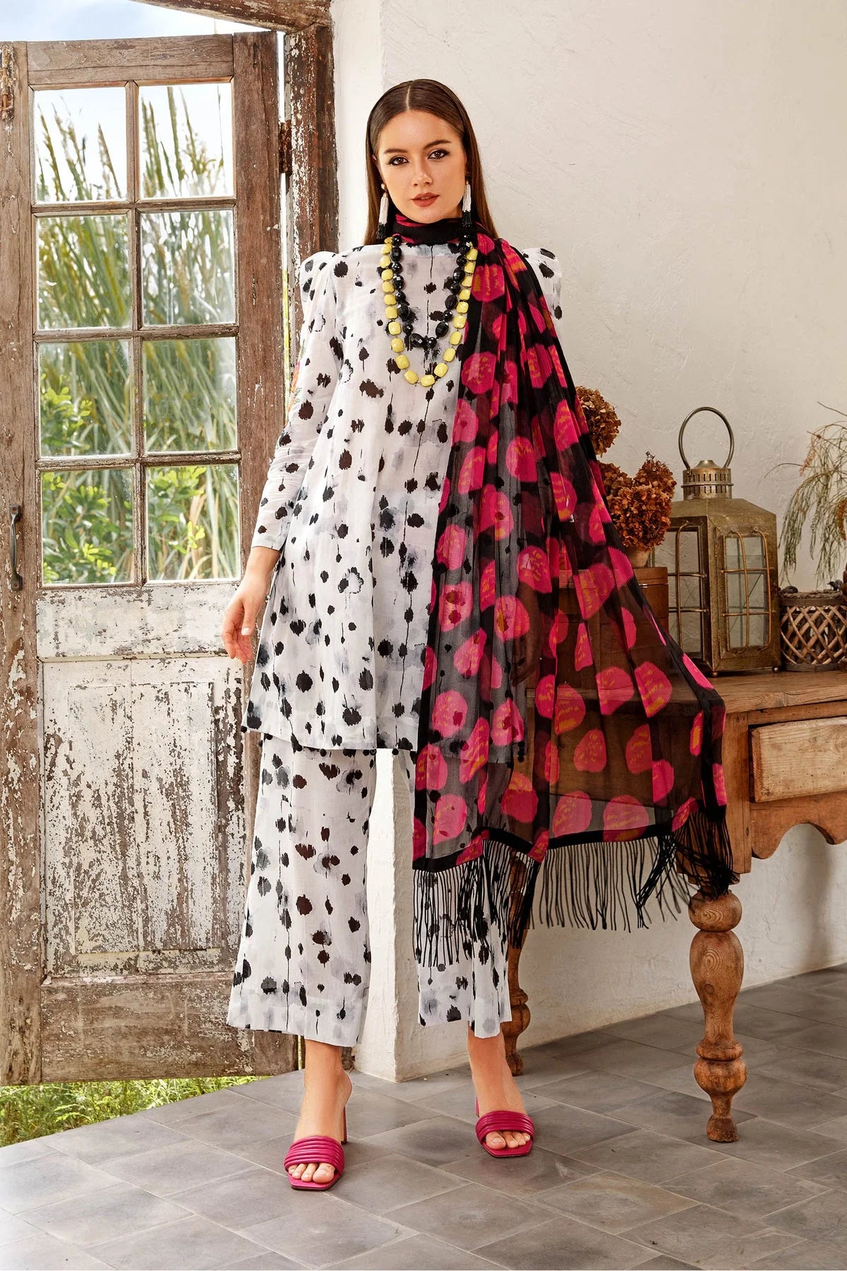Digital Printed 3 Piece Swiss Lawn With Silk Dupatta 109