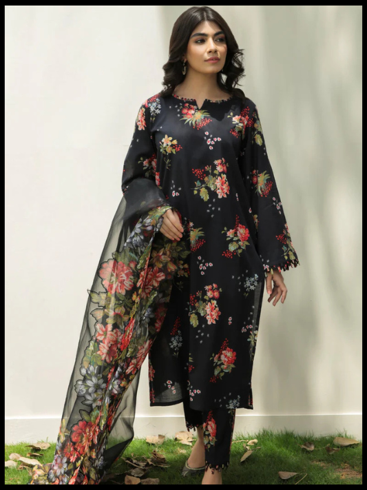 Digital Printed 3 Piece Swiss Lawn With Organza Dupatta 33